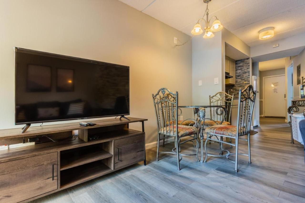 Family Bear Condos, Full King Suite, Kitchen, Pool Access Unit 103 Гатлинбург Экстерьер фото
