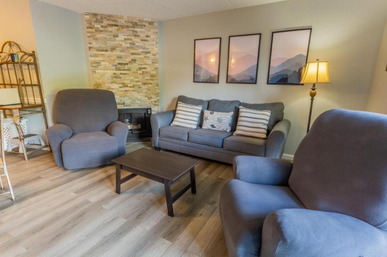 Family Bear Condos, Full King Suite, Kitchen, Pool Access Unit 103 Гатлинбург Экстерьер фото