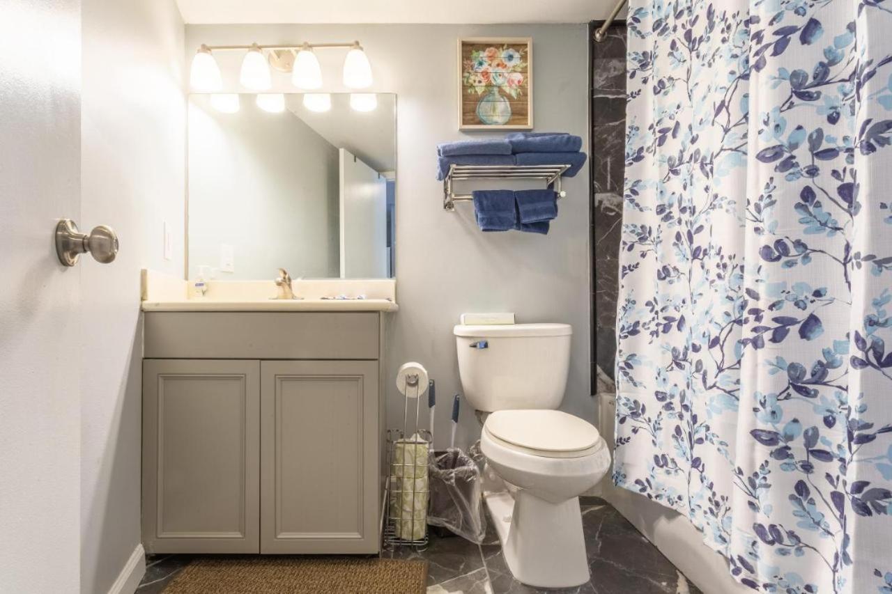 Family Bear Condos, Full King Suite, Kitchen, Pool Access Unit 103 Гатлинбург Экстерьер фото
