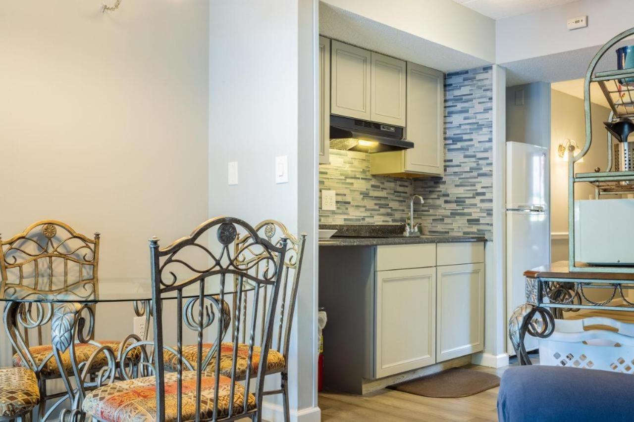 Family Bear Condos, Full King Suite, Kitchen, Pool Access Unit 103 Гатлинбург Экстерьер фото