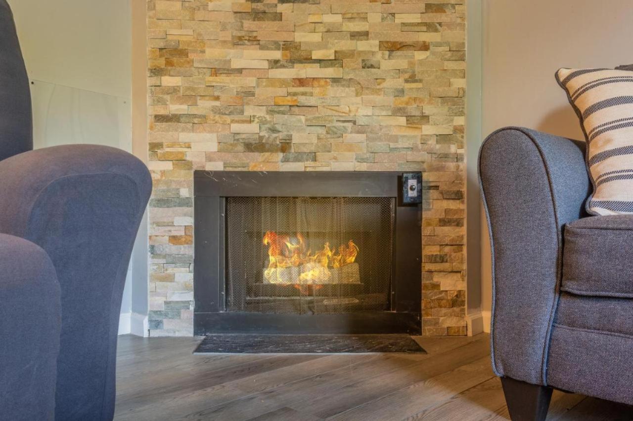 Family Bear Condos, Full King Suite, Kitchen, Pool Access Unit 103 Гатлинбург Экстерьер фото