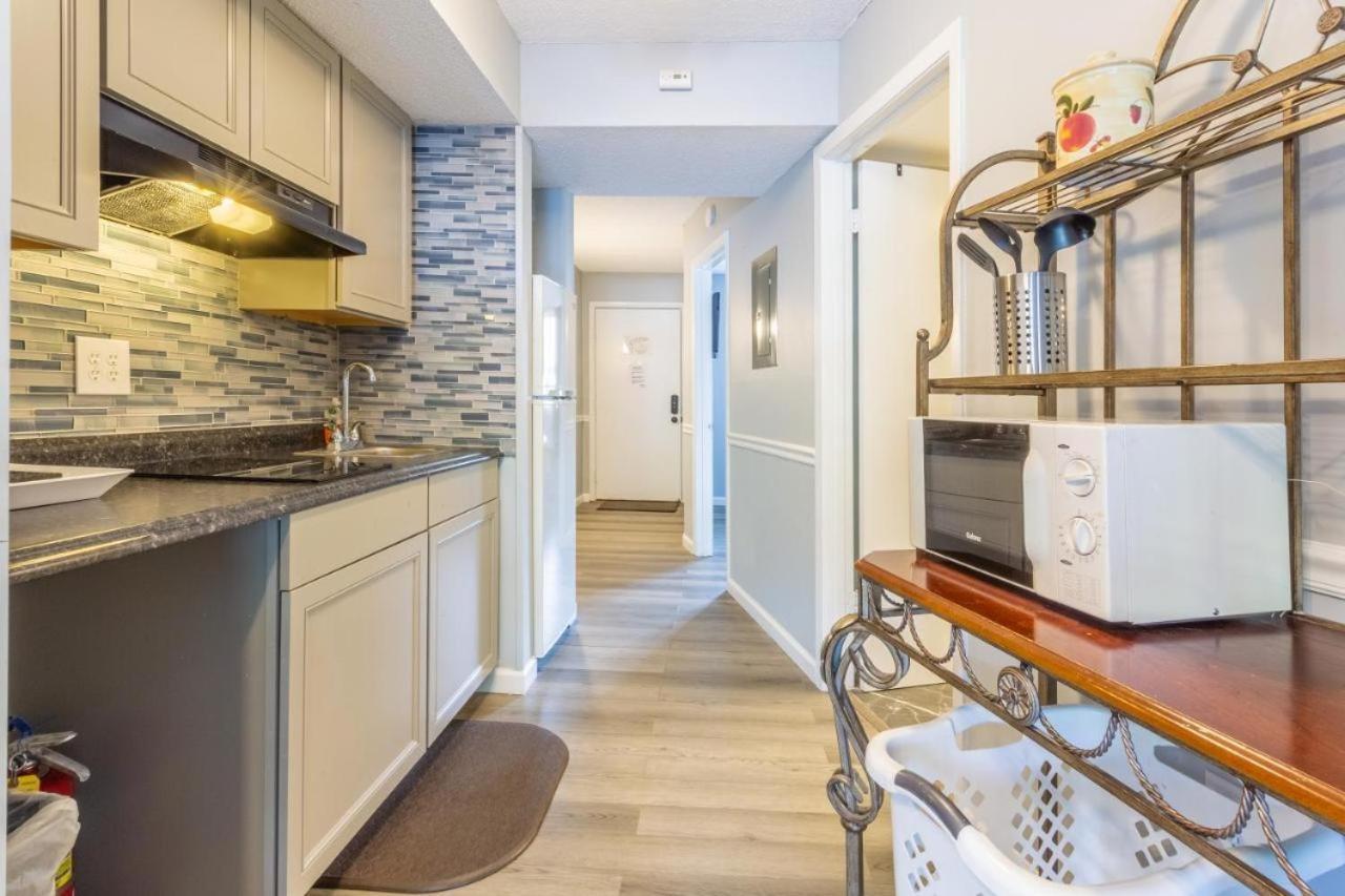 Family Bear Condos, Full King Suite, Kitchen, Pool Access Unit 103 Гатлинбург Экстерьер фото